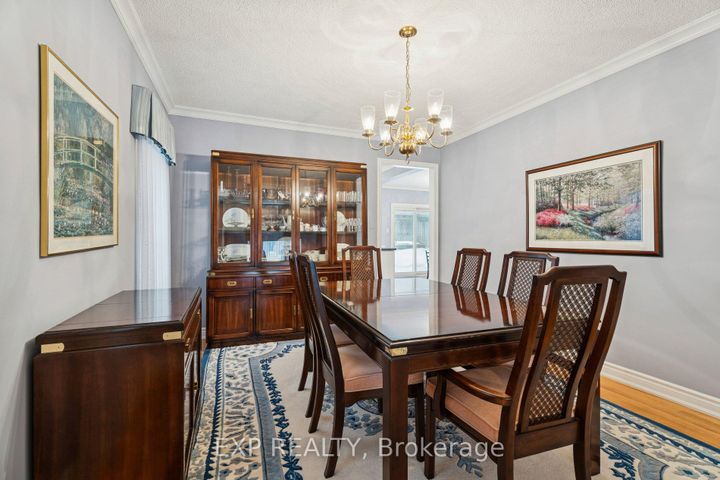 Photo 11 at 209 Nottingham Drive, CP College Park, Oakville