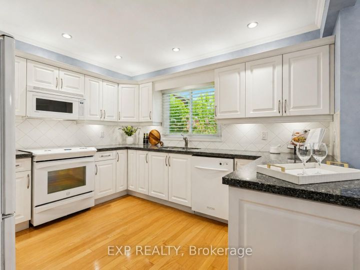 Photo 15 at 209 Nottingham Drive, CP College Park, Oakville