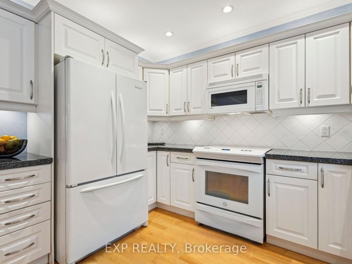 Photo 17 at 209 Nottingham Drive, CP College Park, Oakville