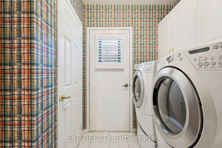 Photo 22 at 209 Nottingham Drive, CP College Park, Oakville