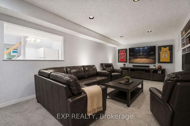 Photo 33 at 209 Nottingham Drive, CP College Park, Oakville