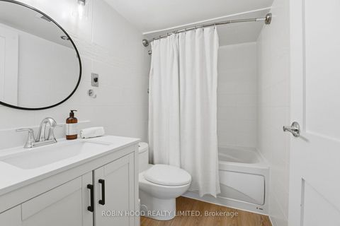 Photo 6 at 123 - 77 Maitland Place, South St. James Town, Toronto