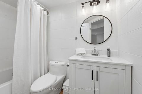 Photo 8 at 123 - 77 Maitland Place, South St. James Town, Toronto