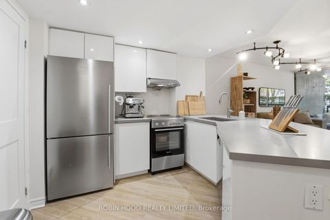 Photo 15 at 123 - 77 Maitland Place, South St. James Town, Toronto
