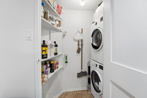 Photo 16 at 123 - 77 Maitland Place, South St. James Town, Toronto