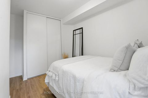 Photo 18 at 123 - 77 Maitland Place, South St. James Town, Toronto