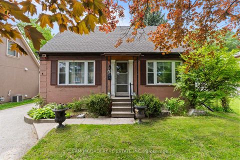 Photo 2 at 57 Westglen Crescent, City Centre West, Toronto