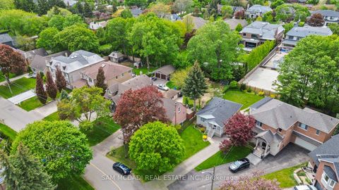 Photo 4 at 57 Westglen Crescent, City Centre West, Toronto