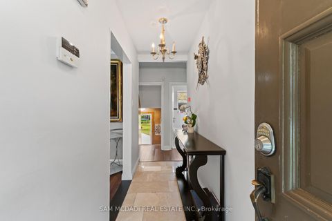 Photo 7 at 57 Westglen Crescent, City Centre West, Toronto