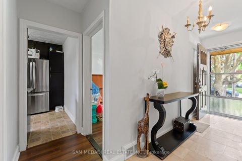 Photo 8 at 57 Westglen Crescent, City Centre West, Toronto