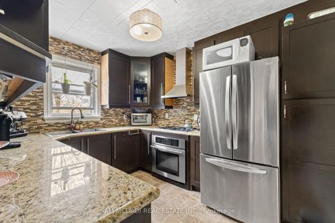 Photo 12 at 57 Westglen Crescent, City Centre West, Toronto