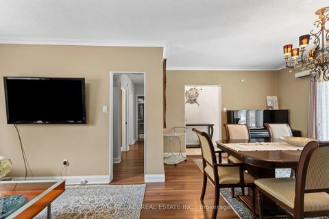 Photo 13 at 57 Westglen Crescent, City Centre West, Toronto