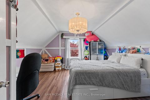 Photo 22 at 57 Westglen Crescent, City Centre West, Toronto