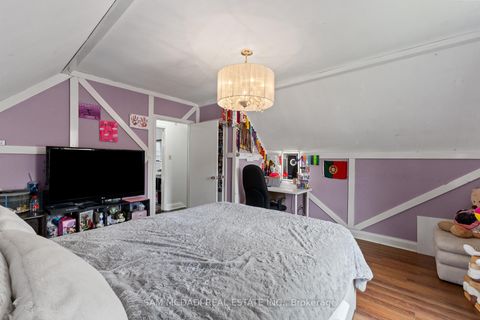 Photo 24 at 57 Westglen Crescent, City Centre West, Toronto