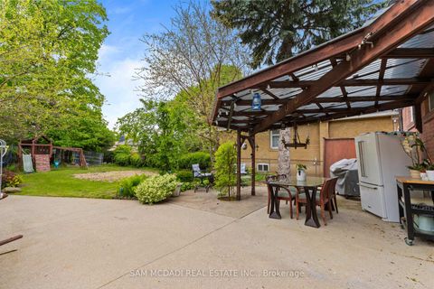 Photo 30 at 57 Westglen Crescent, City Centre West, Toronto