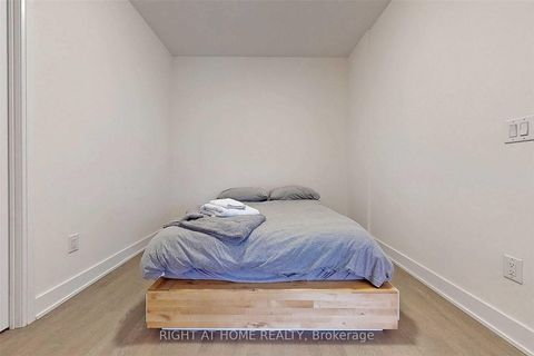 Photo 14 at 408 - 88 Cumberland Street, Annex, Toronto