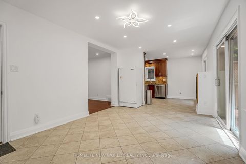 Photo 11 at 351 Lawrence Avenue W, Nortown, Toronto