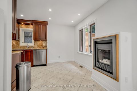 Photo 13 at 351 Lawrence Avenue W, Nortown, Toronto