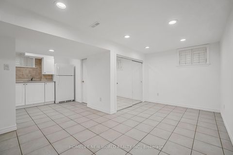 Photo 33 at 351 Lawrence Avenue W, Nortown, Toronto