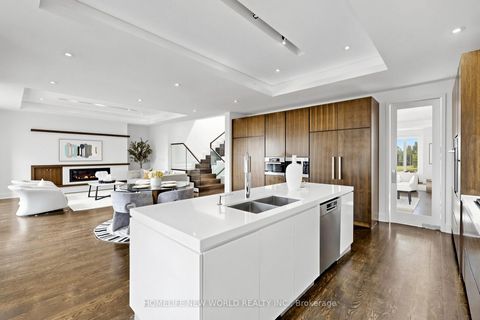Photo 9 at 220 Roe Avenue, Nortown, Toronto