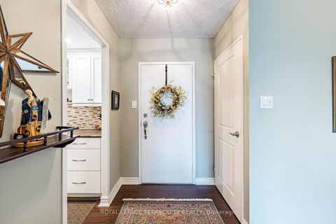 Photo 2 at 306 - 299 Mill Road, Markland Wood, Toronto