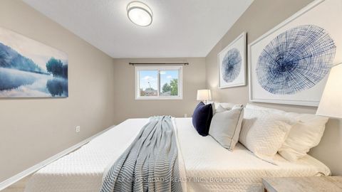 Photo 28 at 70 Halfmoon Square, Highland Creek, Toronto