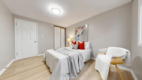 Photo 29 at 70 Halfmoon Square, Highland Creek, Toronto