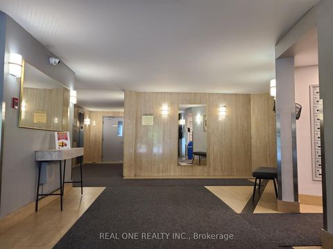Photo 1 at 1016 - 5 Shady Golf Way, Flemingdon Park, Toronto