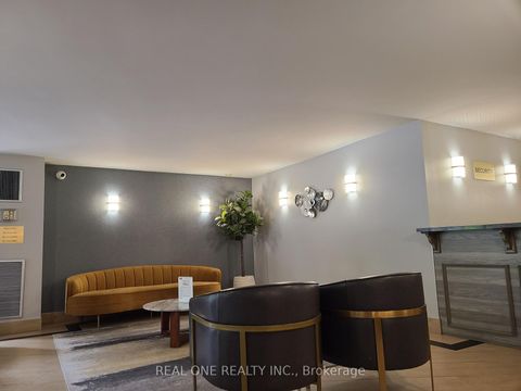 Photo 2 at 1016 - 5 Shady Golf Way, Flemingdon Park, Toronto