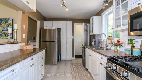 Photo 7 at 18 Jill's Court, Grove East, Barrie