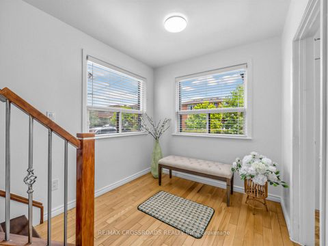Photo 3 at 80 Gray Avenue, Smythe, Toronto