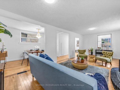 Photo 5 at 80 Gray Avenue, Smythe, Toronto