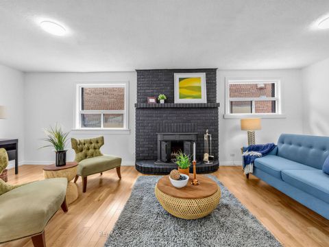 Photo 7 at 80 Gray Avenue, Smythe, Toronto
