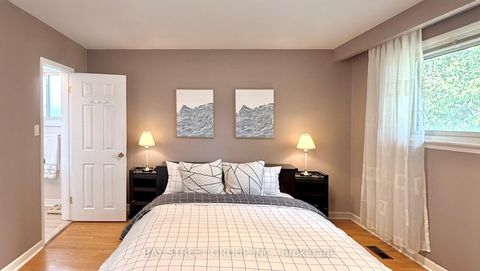 Photo 11 at 43 Appian Drive, Bayview Village, Toronto