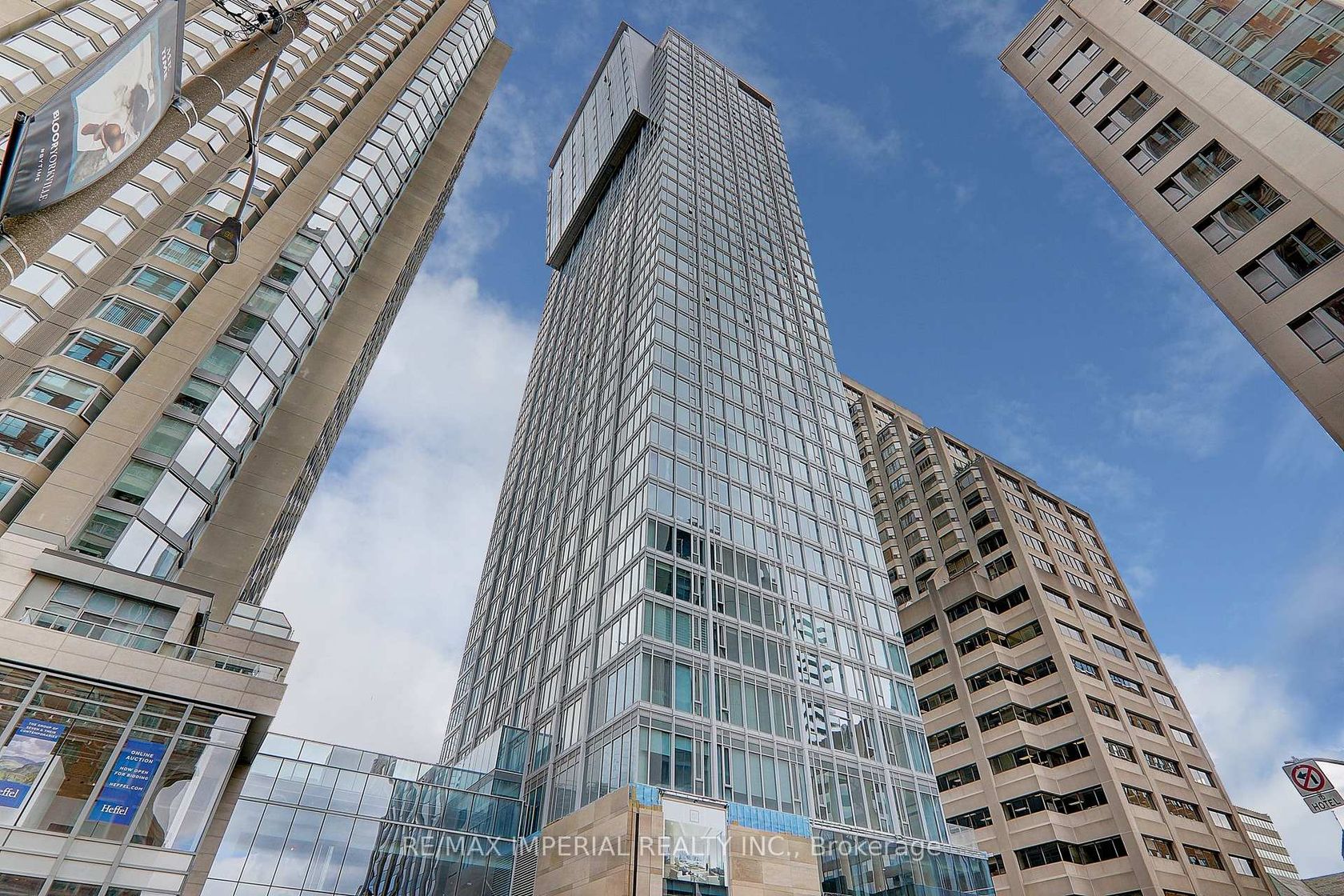2210 - 188 Cumberland Street, Annex, Toronto by Loree Meneguzzi Real Estate 2210 - 188 Cumberland Street, Annex, Toronto