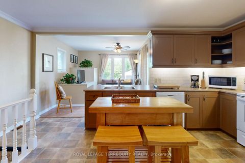 Photo 14 at 92 Eileen Avenue, Smythe, Toronto