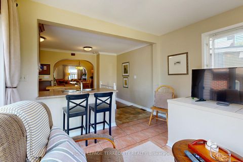 Photo 17 at 92 Eileen Avenue, Smythe, Toronto