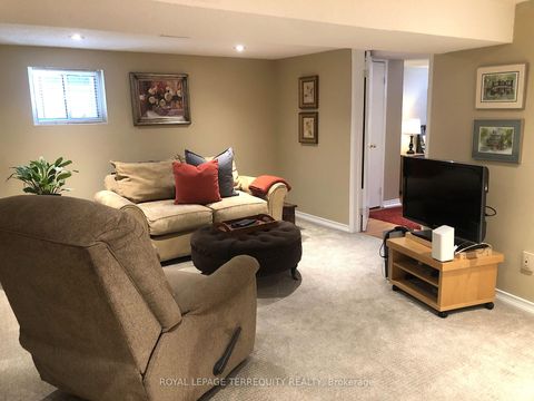 Photo 23 at 92 Eileen Avenue, Smythe, Toronto