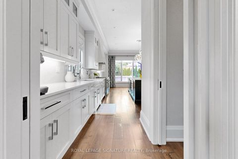 Photo 10 at 54 Lockheed Boulevard, Humber Heights, Toronto