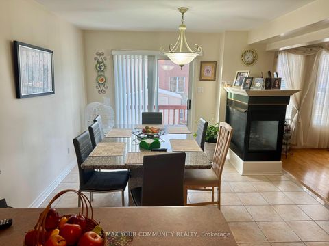 Photo 2 at 129 Colombo Crescent, Maple, Vaughan
