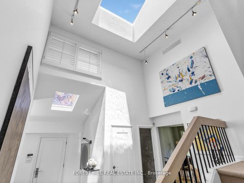 Photo 3 at 43 Beaverhall Drive, Windfields, Toronto