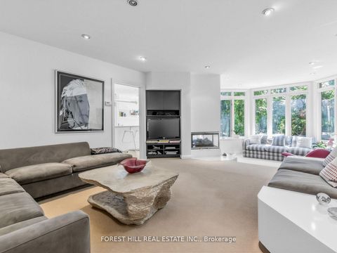 Photo 7 at 43 Beaverhall Drive, Windfields, Toronto