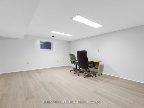 Photo 35 at 43 Beaverhall Drive, Windfields, Toronto