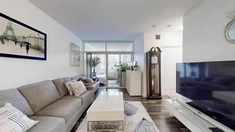 Photo 2 at 111 - 7398 Yonge Street, Yorkhill, Vaughan