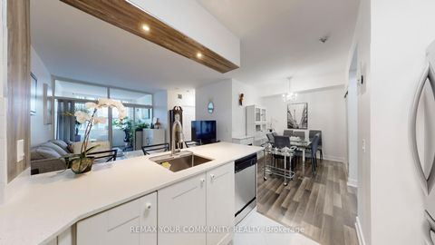 Photo 6 at 111 - 7398 Yonge Street, Yorkhill, Vaughan