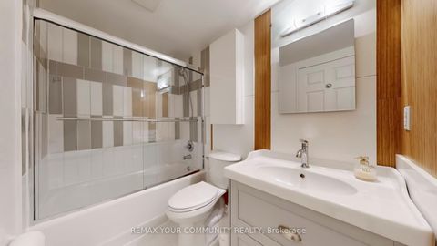 Photo 10 at 111 - 7398 Yonge Street, Yorkhill, Vaughan