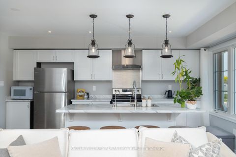 Photo 8 at 98 Howe Avenue, Birchmount, Toronto