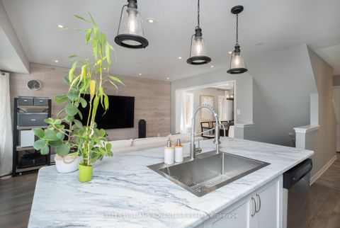Photo 11 at 98 Howe Avenue, Birchmount, Toronto
