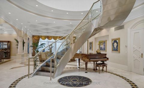 Photo 2 at Uph - 1 Cordoba Drive, Lakeview Estates, Vaughan