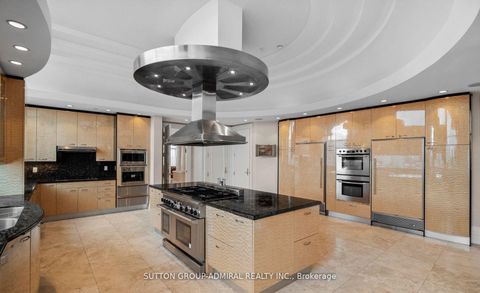 Photo 10 at Uph - 1 Cordoba Drive, Lakeview Estates, Vaughan